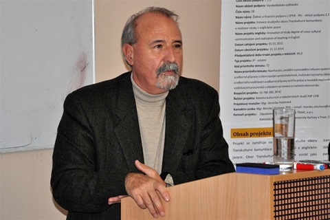 Profesor Pace v Hradci Králové