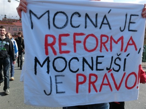 Snímky F. Rahimi z Týdne neklidu