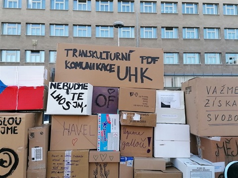 Fotky "Papírové zdi 1989–2019"