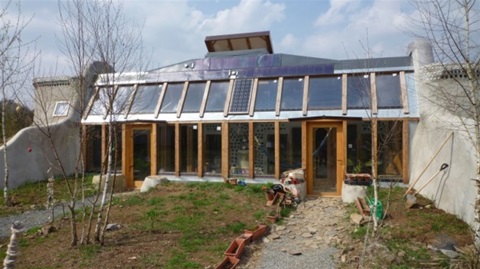 Zeměloď Sázavou plující