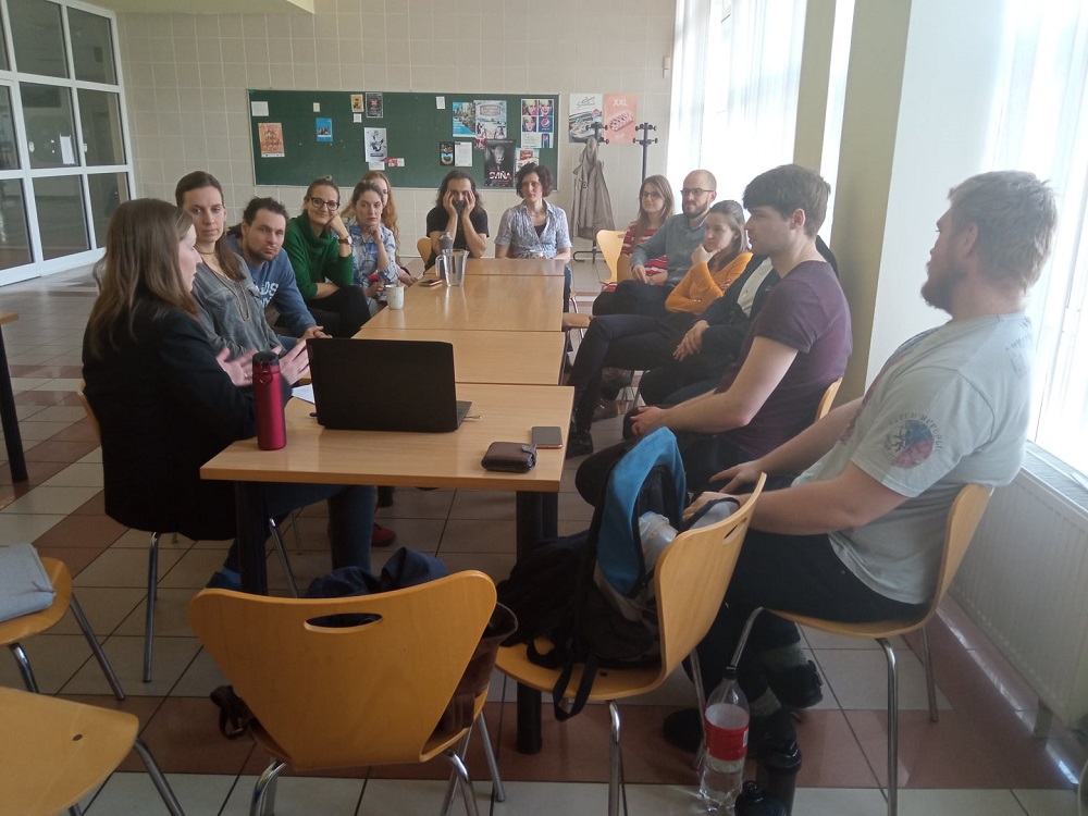 Transkulturní kafe s absolventkami Mgr. studia: 6. dubna