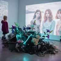 Rozhovor s naším doktorandem Petrem Marešem v Salónkách o výstavě AI Oraculum