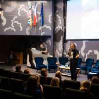  Jako pěst na oko: co skrývá vizuální smog? – report z veřejné diskuze