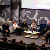  Jako pěst na oko: co skrývá vizuální smog? – report z veřejné diskuze