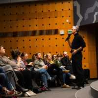  Jako pěst na oko: co skrývá vizuální smog? – report z veřejné diskuze